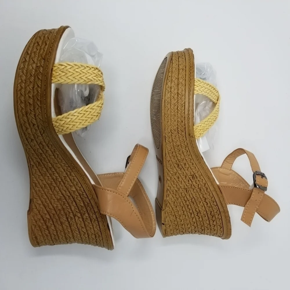 Cream and tan wedge shoes, sz 10